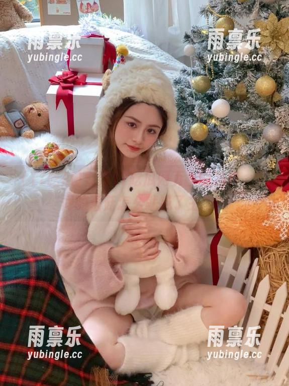 17吃瓜 看到17吃瓜网页上的黑料,中间的蘑菇怎么就成了主角?