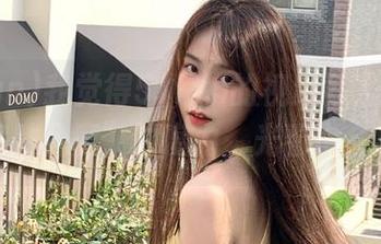 我觉得51fun的视频可是有种“让人肩跌几度”的魔力，光看也会上瘾！