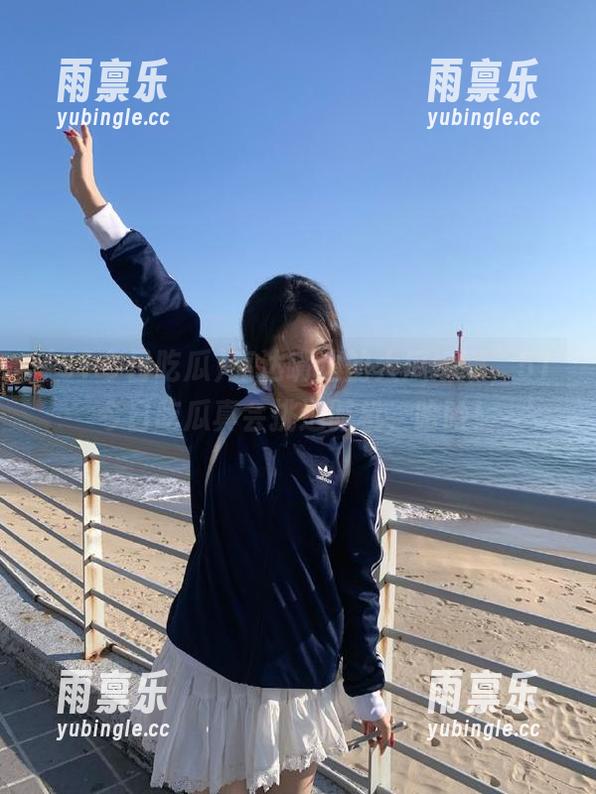 直达嘴边的大瓜娜娜，51今日吃瓜真会挑选时机，哈哈！