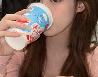 51吃瓜官网日常打卡，最新的那个吃瓜话题你跟上没？