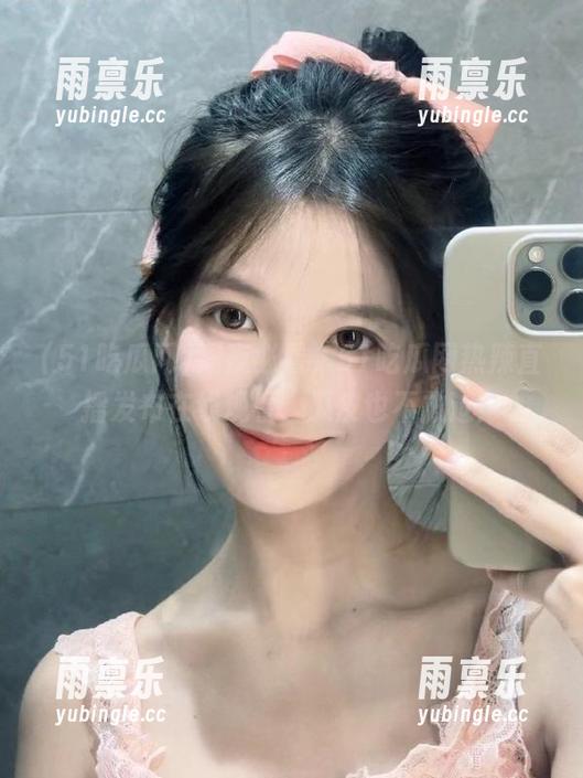 51吃瓜网 深夜必看,51吃瓜网热辣直播发布在线观看,瓜皮也不放过!