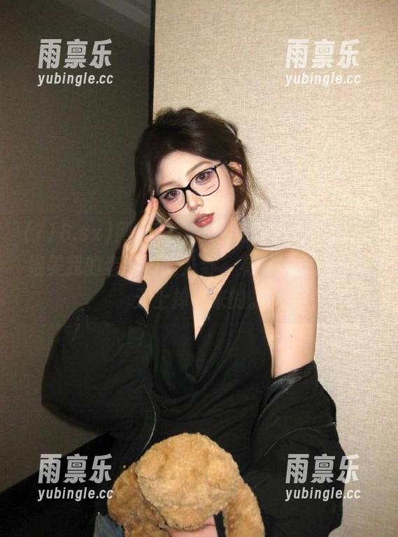 718.sx 网址718.sx上的瓜,简直可以媲美我的老乡们的八卦,有时候果然也是天上掉下来的。