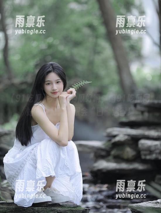 今儿个的瓜好嘞，咱91吃瓜网站的入口似乎很会“凹”造型！