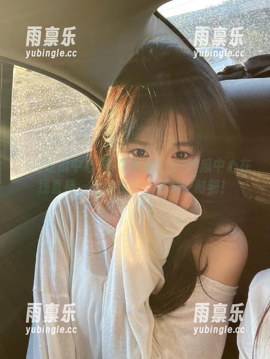 92吃瓜中心 首页更新!92吃瓜中心在线直播,瓜田也有“轰动”时刻!