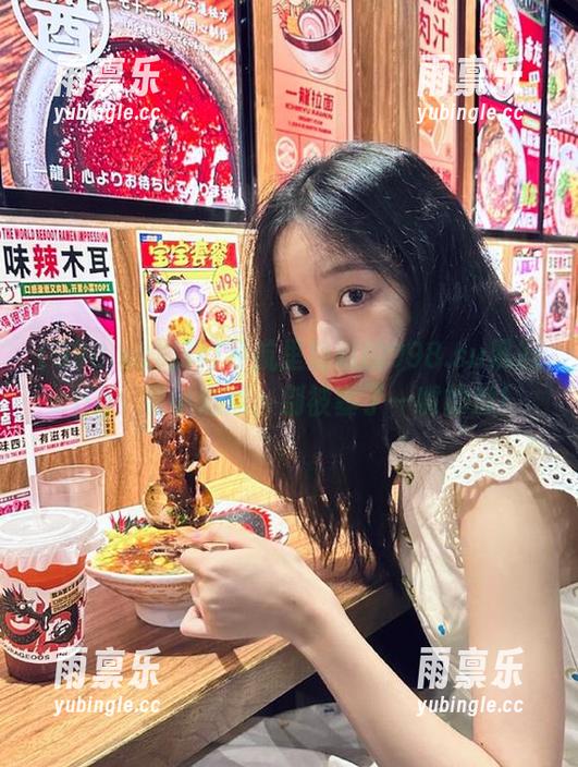导航里隐藏的998.su黑料cgg：要小心点，别被塞了一嘴的瓜！