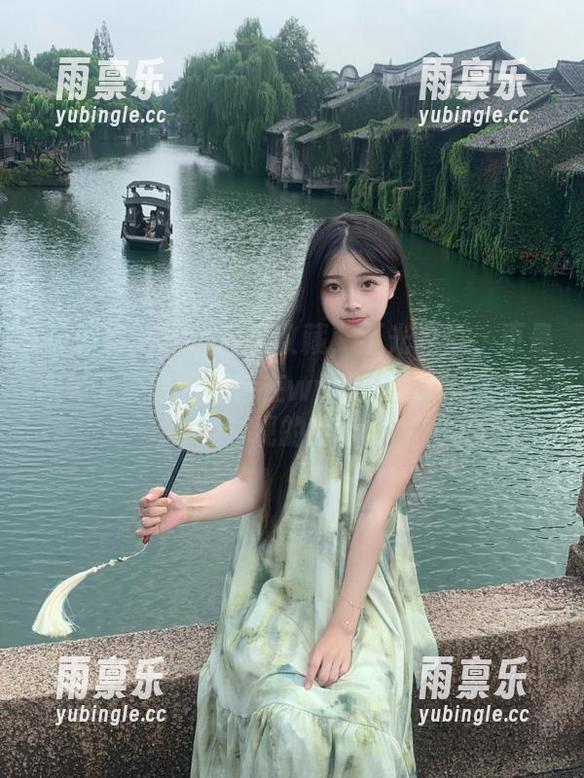 轻松收藏，不光是瓜，更是你关于爱情的期待在www.zztt333你发现的！