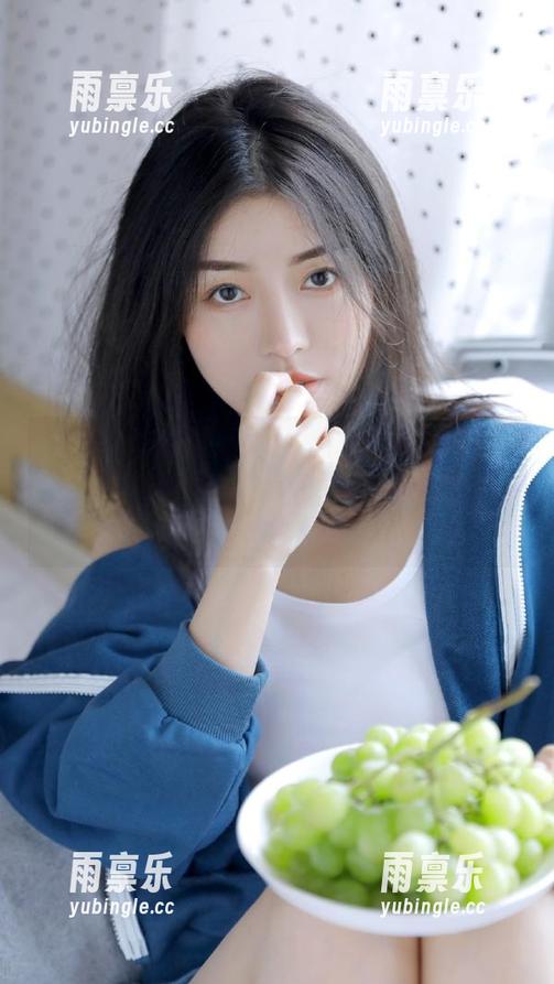 用“www.吃瓜网.fun”app，每天都在上演：如何同时追求八卦和简单生活的平衡。