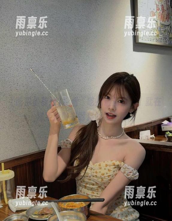 观看“吃瓜最前线”，就在那手指微微颤抖的那一瞬间