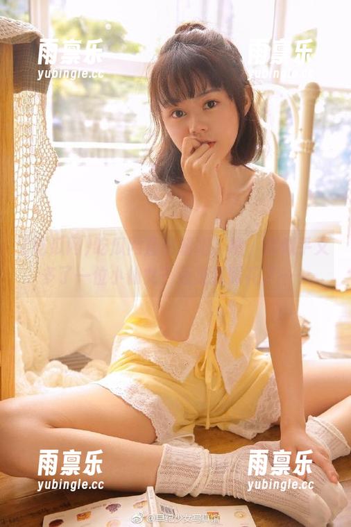 吃瓜网直达朝阳，瞧，那似乎又多了一位小仙女？还是我眼花了……