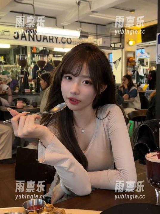 吃瓜网红 吃瓜网红又来了,黑料视频一区更新内容让我思绪万千……