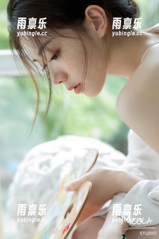 17在线吃瓜网首页，花样八卦齐上阵，让我这个吃瓜群众完全Hold不住。