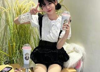 嗯？是不是应该下载“我要吃瓜网”了，听说那里的瓜汁满满的！