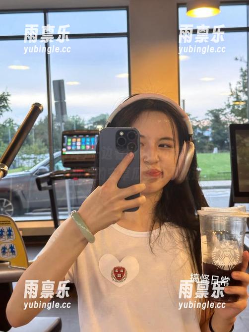 黑料不打烊 一边看hlhpool黑料不打烊,手机上的安卓瓜子也不放过