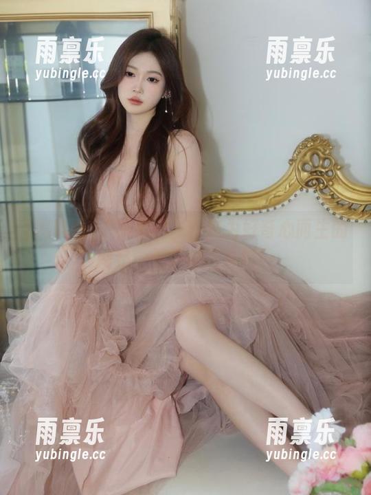 “黑料吧”：专为好奇心而生的网站，干一杯八卦吧！