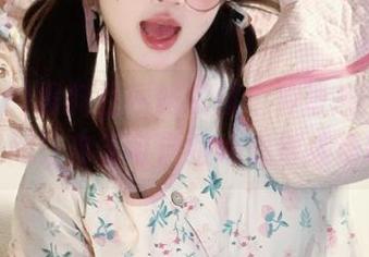 黑料社网站就像个神奇APP，无意识间让你无可自拔地想继续滑动…