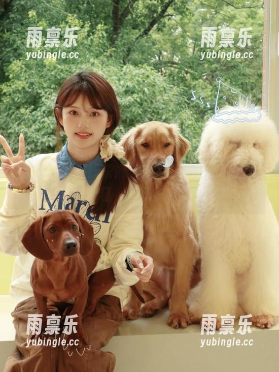 在线震撼，黑料社网站：瓜一口，新闻一口，日子过得爽爽哒！