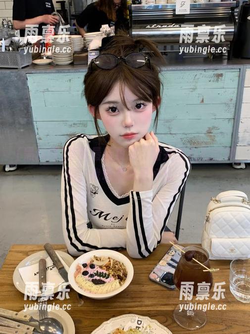 黑料网 首页最新投稿,看完黑料网的视频,我现在心里好乱…