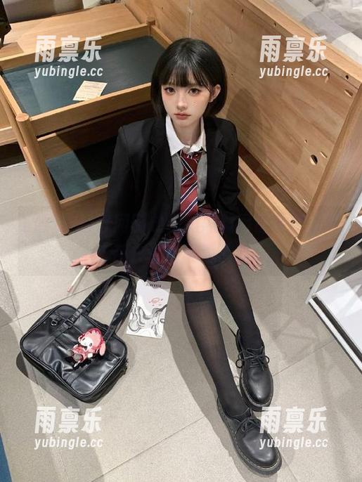 官网刚放出的黑料网最新款，瓜都快溢出屏幕了！